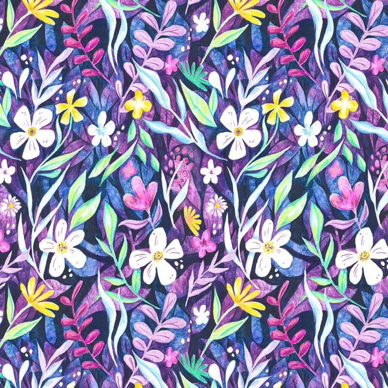 Motif fleuri à l’aquarelle avec une dominante de mauve, et des touches de rose, jaune et vert. Ce design subtil et raffiné crée une ambiance douce et apaisante.